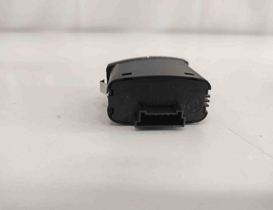 BMW 5 Series E60/E61 (2003-2010) кнопка опасности 6131691950604 21200067