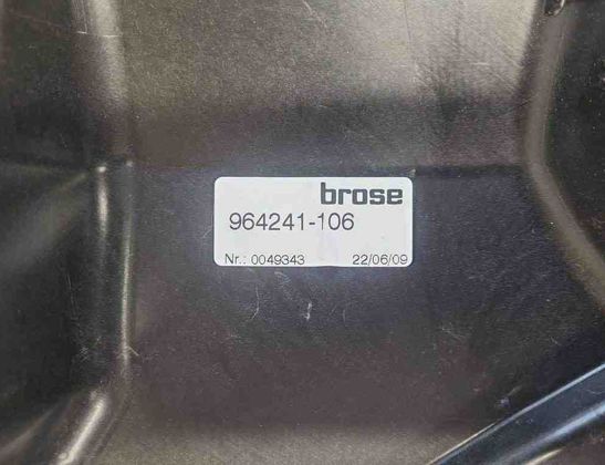 VOLVO XC60 1 generation (2008-2017) Jobb hátsó ajtó ablakemelője 30753328 31405860