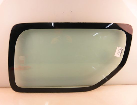 SUZUKI Jimny 3 generation (1998-2018) Стекло правого заднего бока 32994058