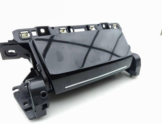 PEUGEOT 2008 2 generation (2019-2023) Wireless charging station 672380,9833986680 32749911