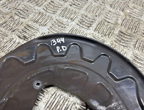 AUDI Q3 F3 (2018-2024) Передняя охрана тормозного диска 32976659