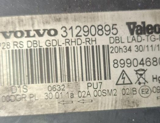 VOLVO XC60 1 generation (2008-2017) Jobb első fényszóró 31290895 32974900