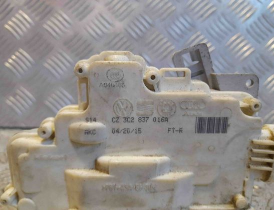 VOLKSWAGEN Passat B8 (2014-2023) Jobb első ajtó zárja 3C2837016A 29698699