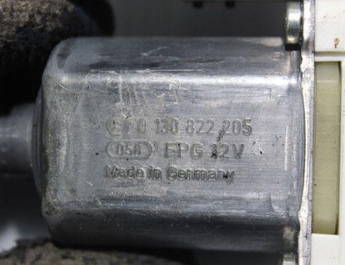 AUDI A3 8P (2003-2013) Bal első ajtó ablakemelő motorja 0130822205 32918334