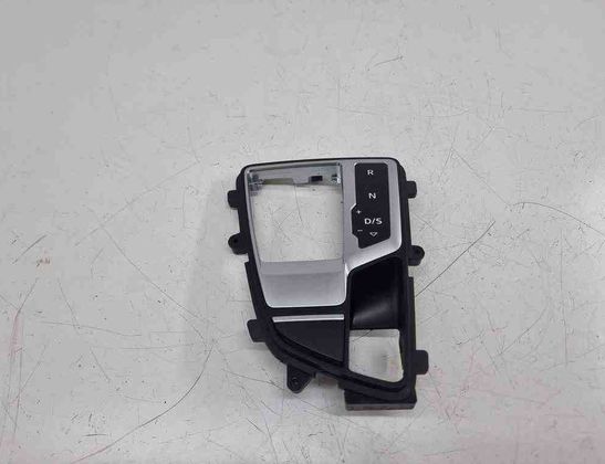 AUDI A4 B9/8W (2015-2024) Sebességváltó kar műanyag díszítőcsíkja 8w2713111c 32443254